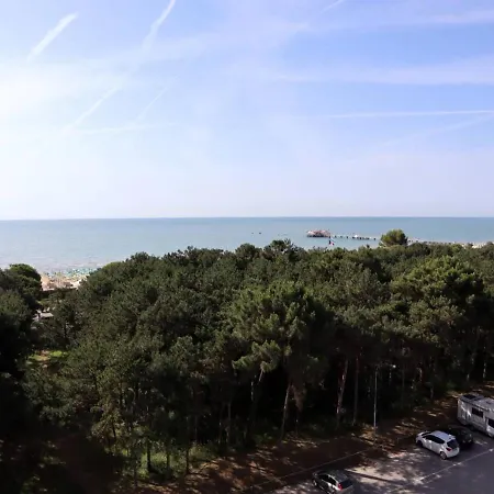Very Nice Studio With Seaview Terrace Close To The Beach Lägenhet *