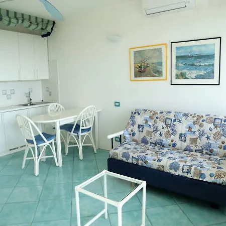 Very Nice Studio With Seaview Terrace Close To The Beach Lägenhet